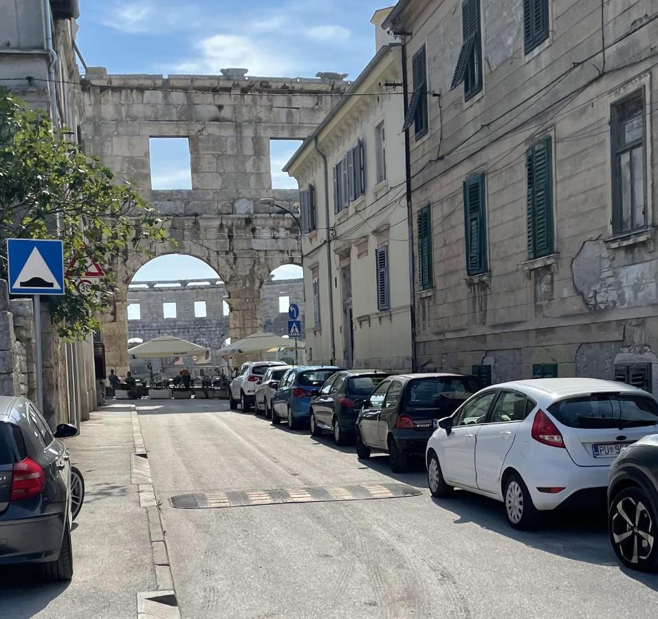 Nina Colosseum Apartman Póla Kültér fotó